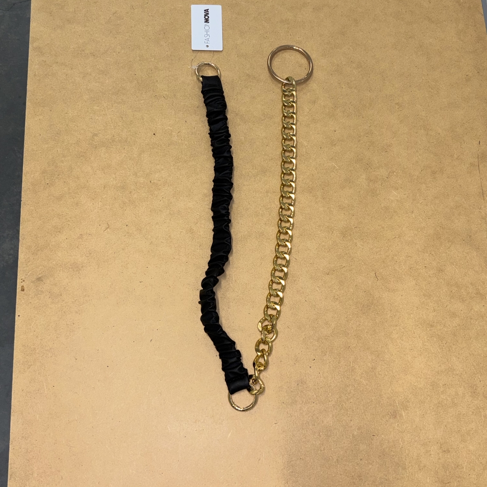 Fashion Nova Women's Black and gold chain belt